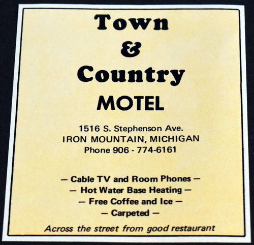 Town & Country Motel (Town and Country Motel) - Vintage Print Ad